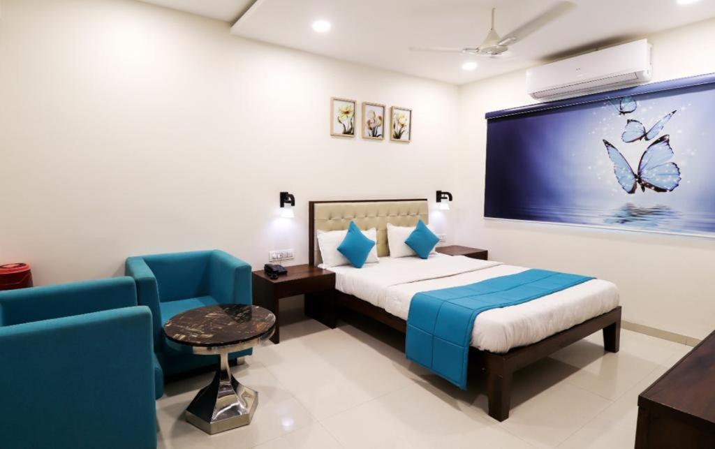 Royal Inn Hotel Ambaji Exteriör bild