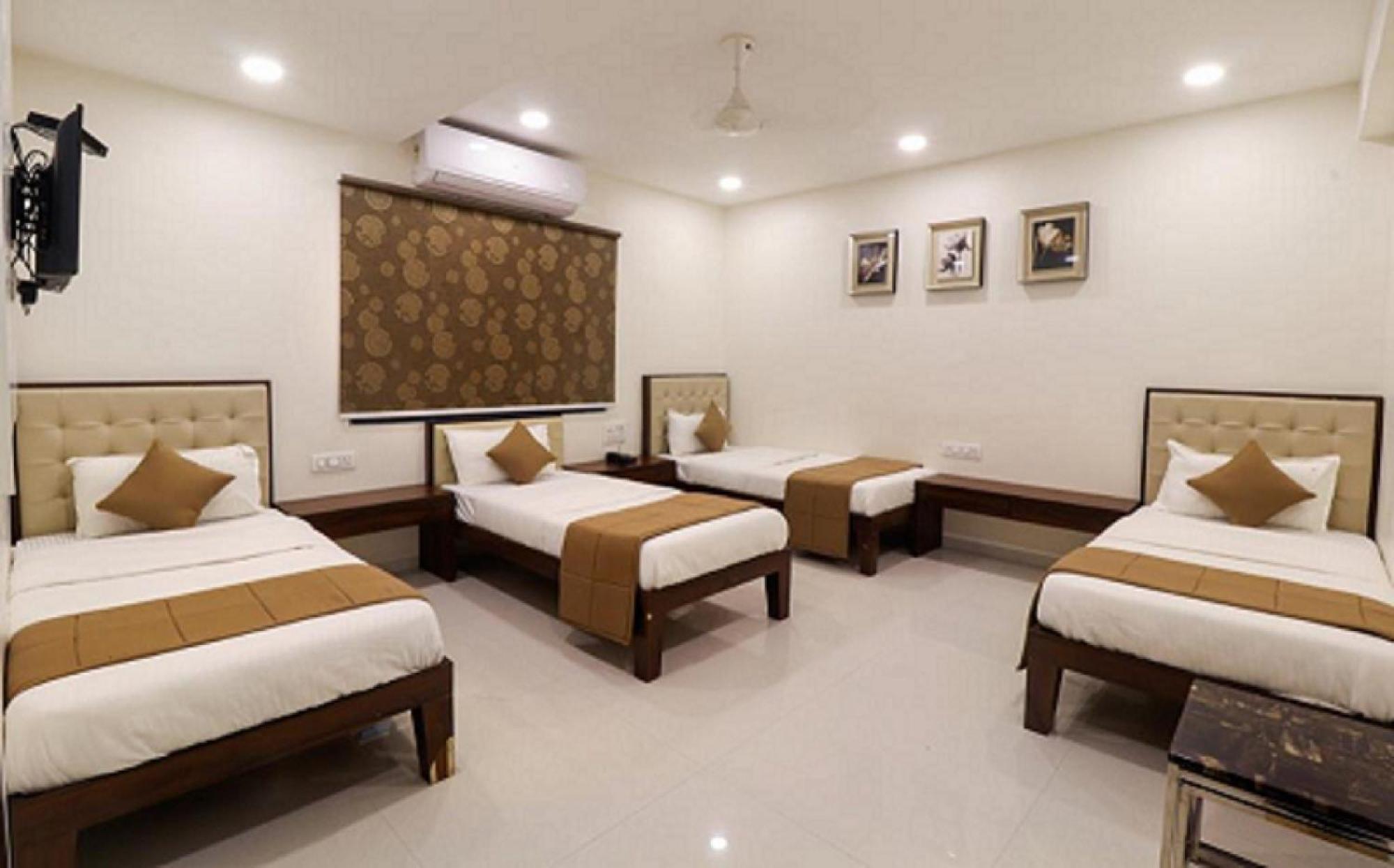 Royal Inn Hotel Ambaji Exteriör bild