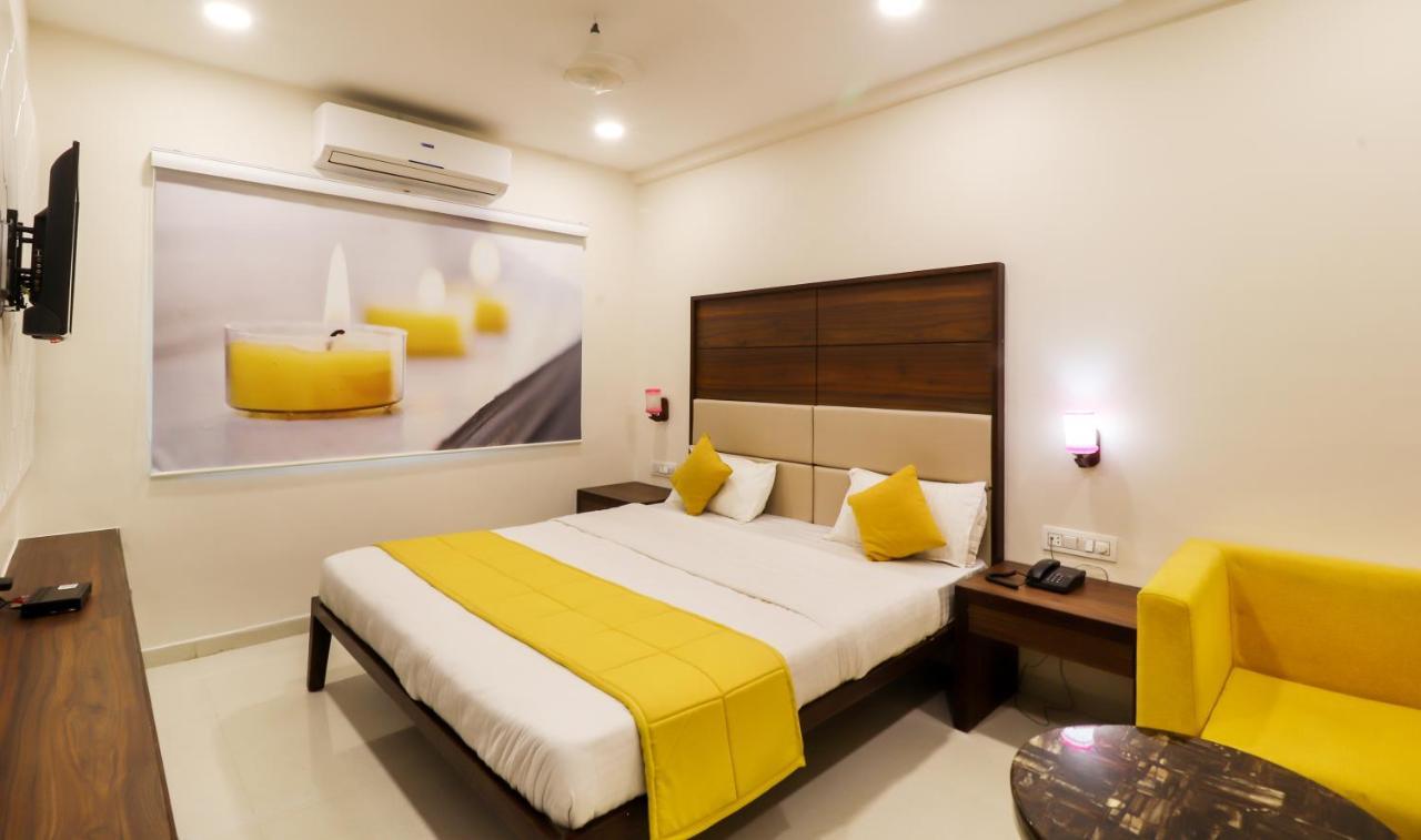 Royal Inn Hotel Ambaji Exteriör bild